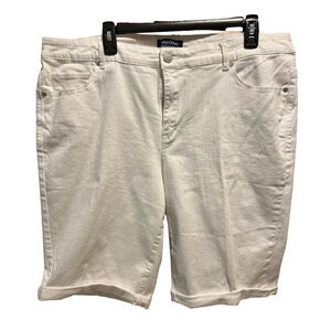 312. WOMENS BANDOLINO 18W DETAIL SHORTS